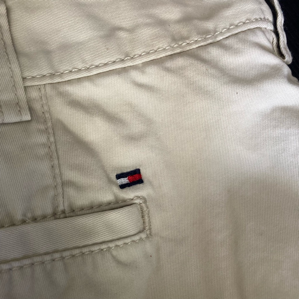 Men's Tommy Hilfiger Beige Shorts Size 42 - Picture 3 of 4